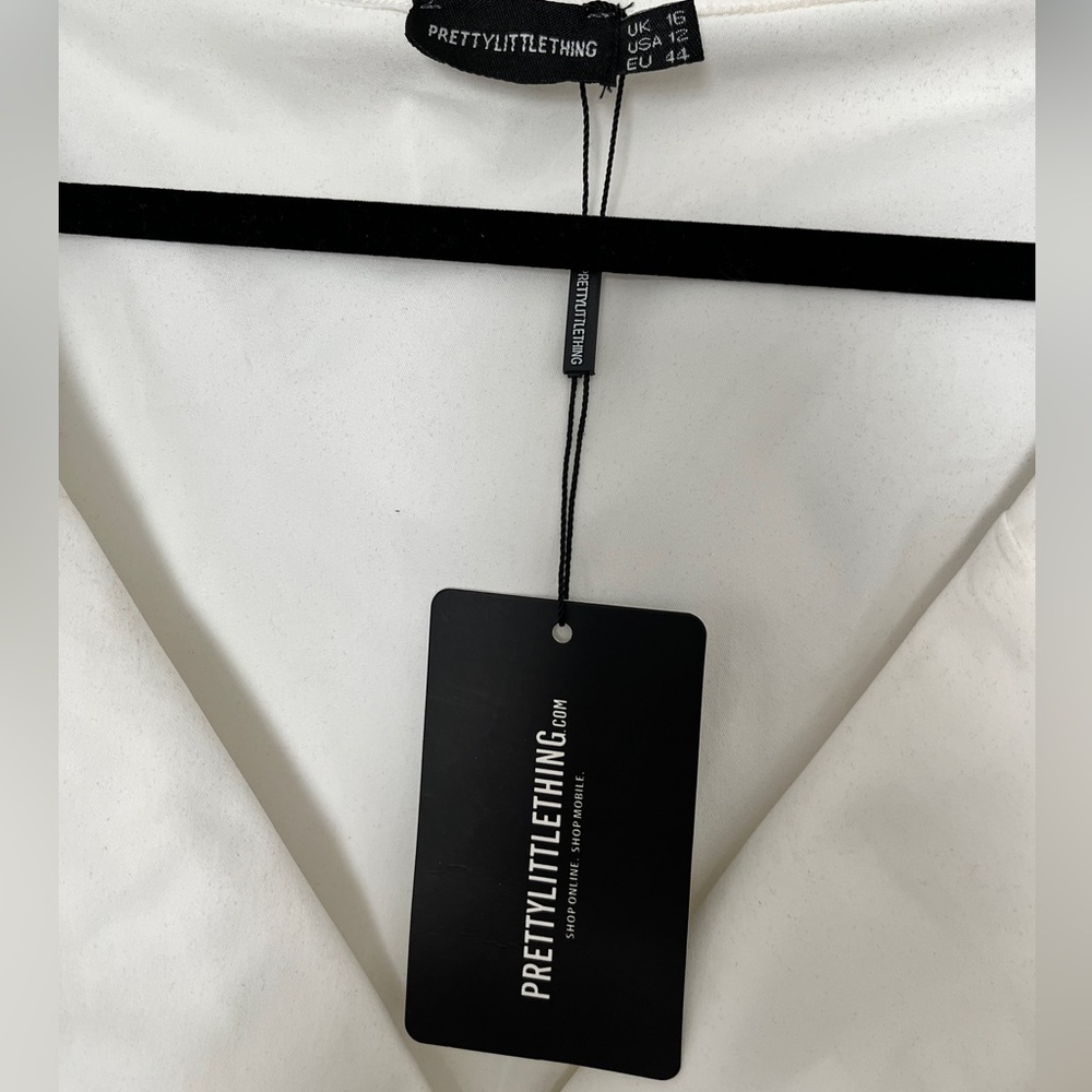 PrettyLittleThing White Bardot Belted Blazer Dress - Picture 3 of 7